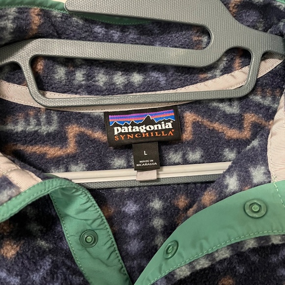 Patagonia Women’s Synchilla Snap-T Fleece Pullover - Picture 2 of 3